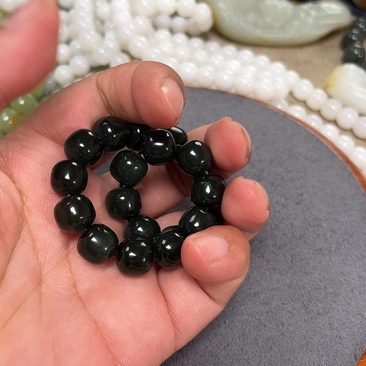 和田玉未镶嵌手链