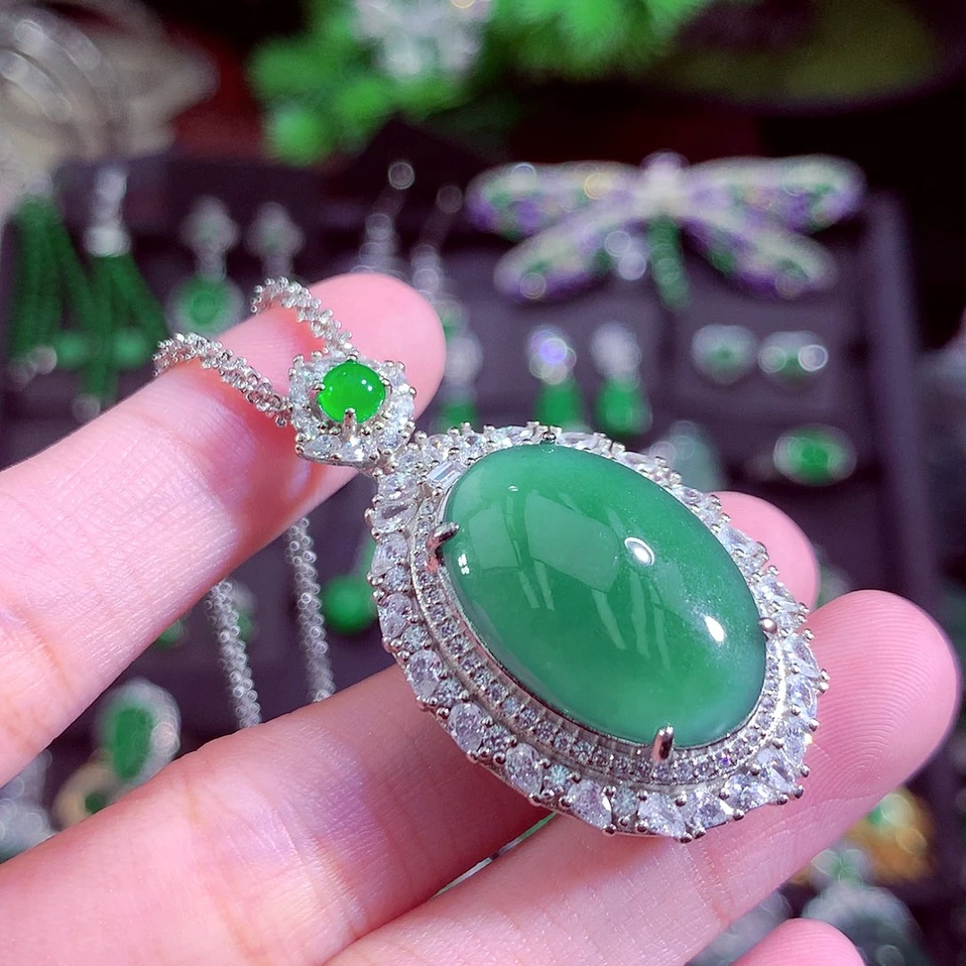 颈饰未镶嵌翡翠天然