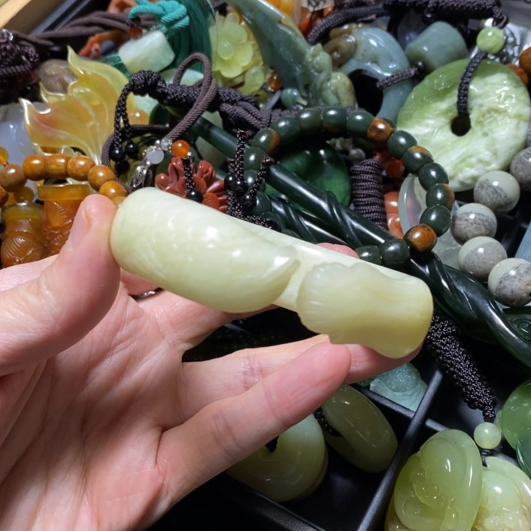 蛇纹石玉未镶嵌颈饰60口