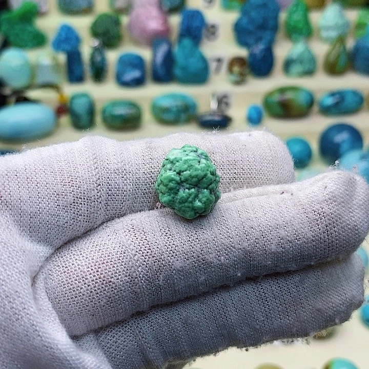 绿松石配饰未镶嵌