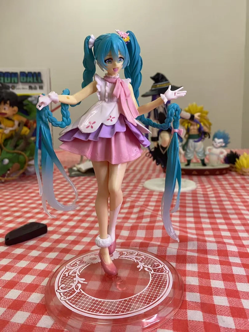 梦幻粉紫！初音未来甜美造型手办，双马尾灵动呈现