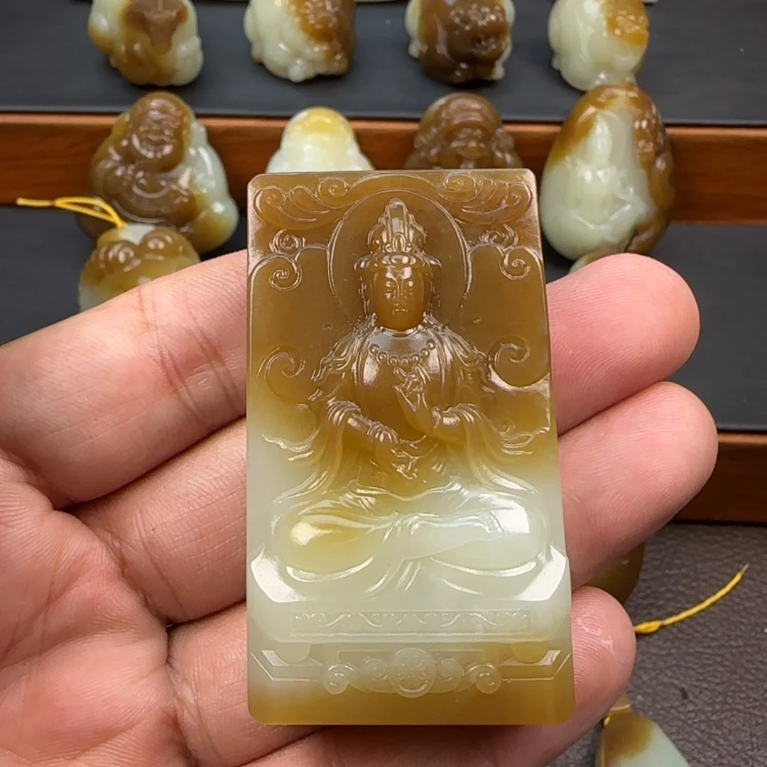 H***、和田玉（糖玉）未镶嵌颈饰