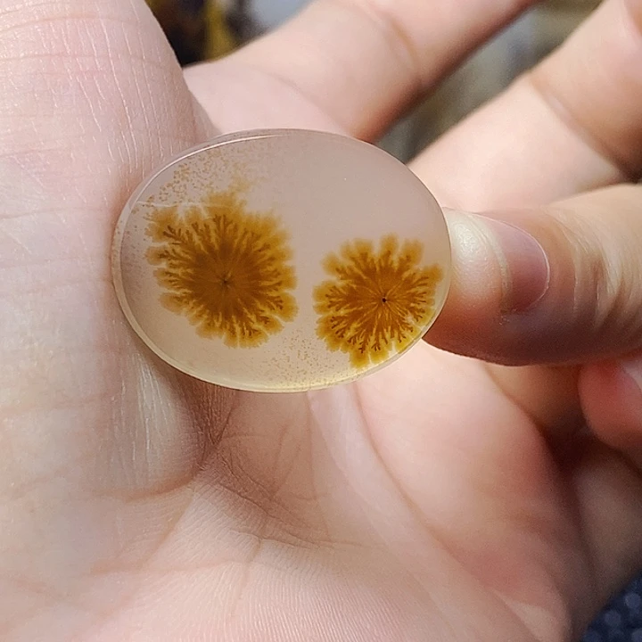 知***玉玛瑙/玉髓未镶嵌珠宝半成品