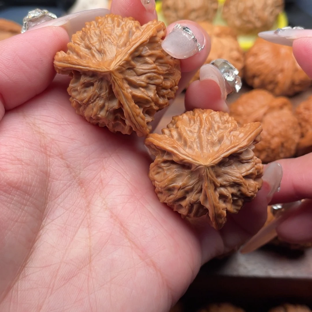 文玩核桃吊坠盘山正奔38