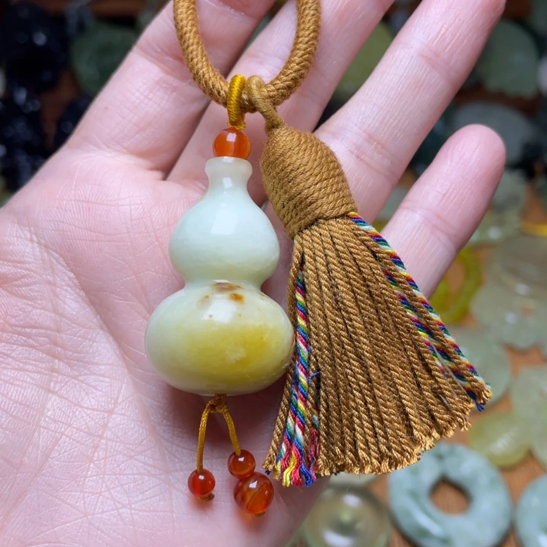 蛇纹石玉未镶嵌包挂