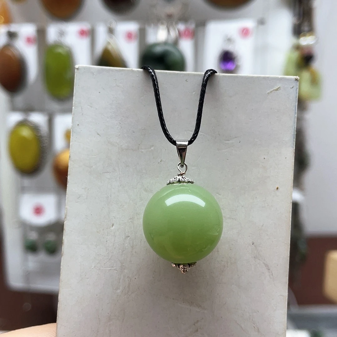 蛇纹石玉未镶嵌吊坠