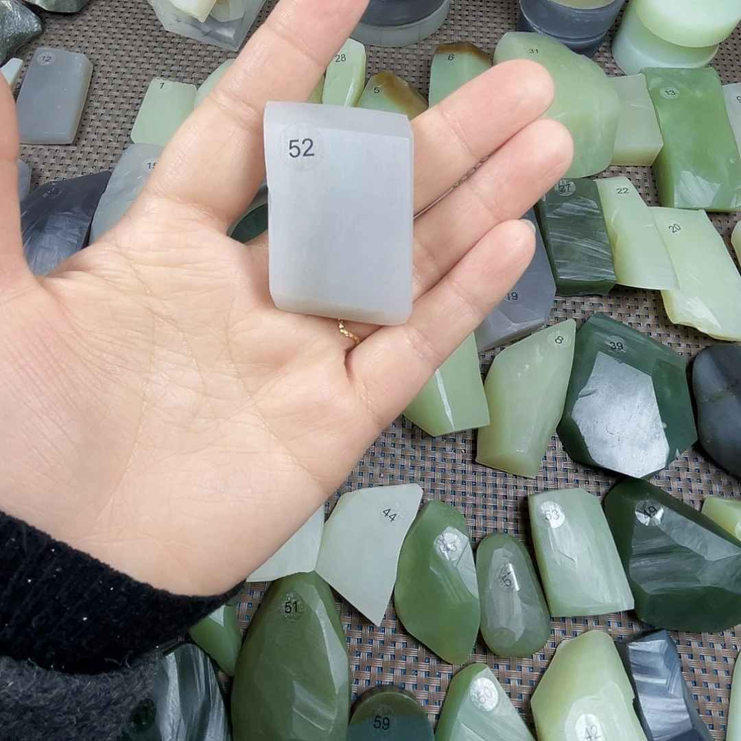 和田玉颈饰未镶嵌?****?