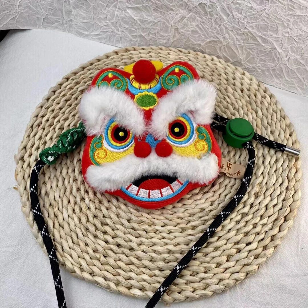 中国风醒狮手机背夹斜挎跨绳挂绳解放双手毛绒娃娃公仔零钱包新款