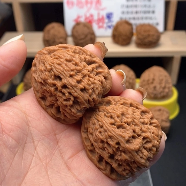 文玩核桃吊坠耐****！三角拉丝凹底0352