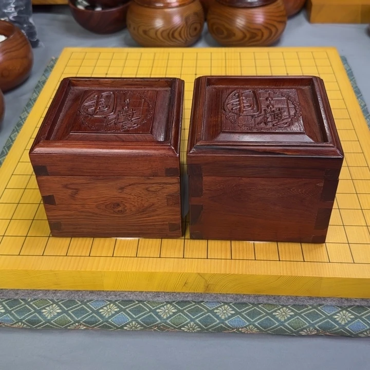 木质缅甸酸枝木方形榫卯结构棋罐一对