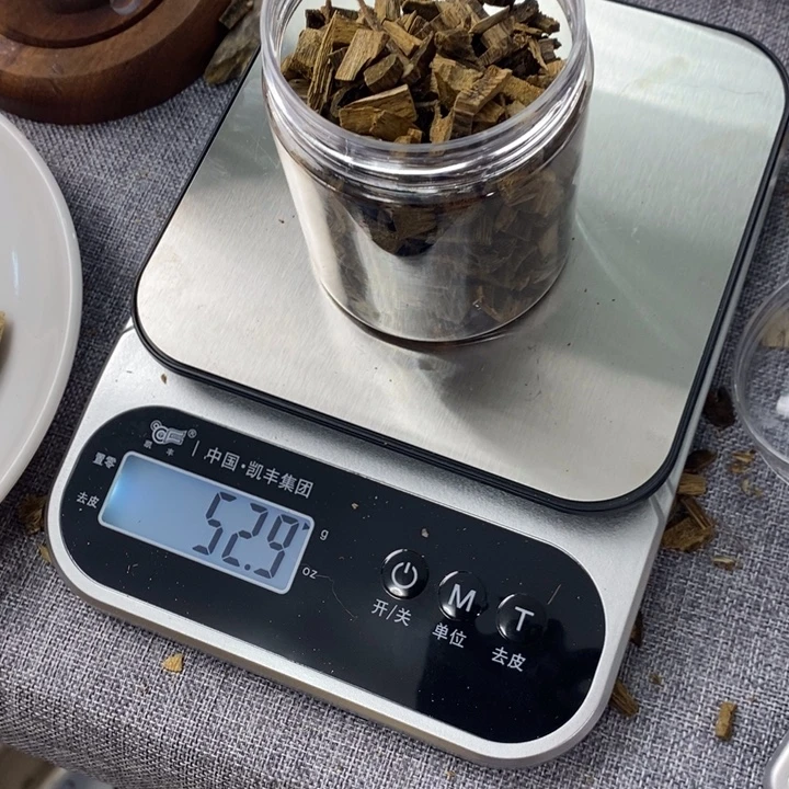 沉香碎屑沉香原材料