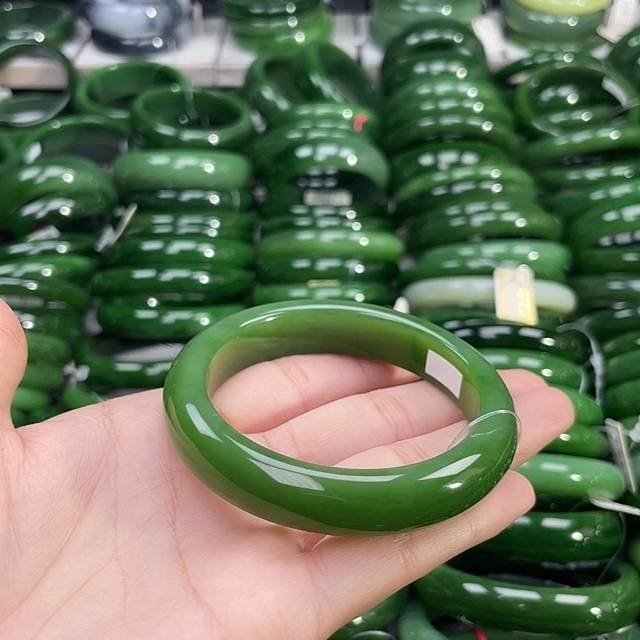 未镶嵌手镯和田玉（碧玉）