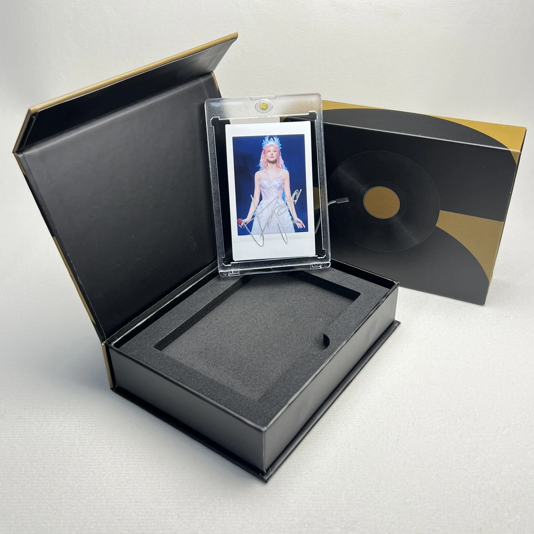 N5451郁可唯 签名正品拍立得照片 白边