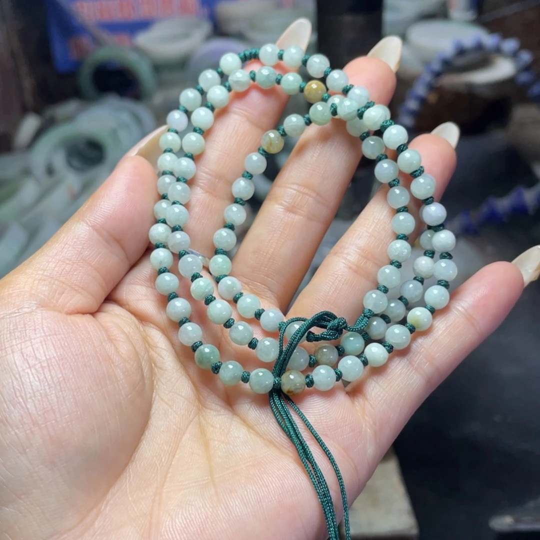 颈饰未镶嵌翡翠多样性