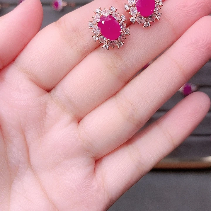 银S925镶嵌耳钉红宝石
