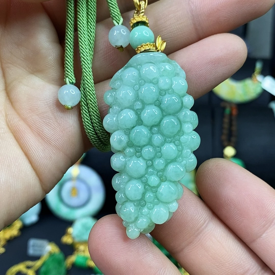 颈饰未镶嵌翡翠吊坠