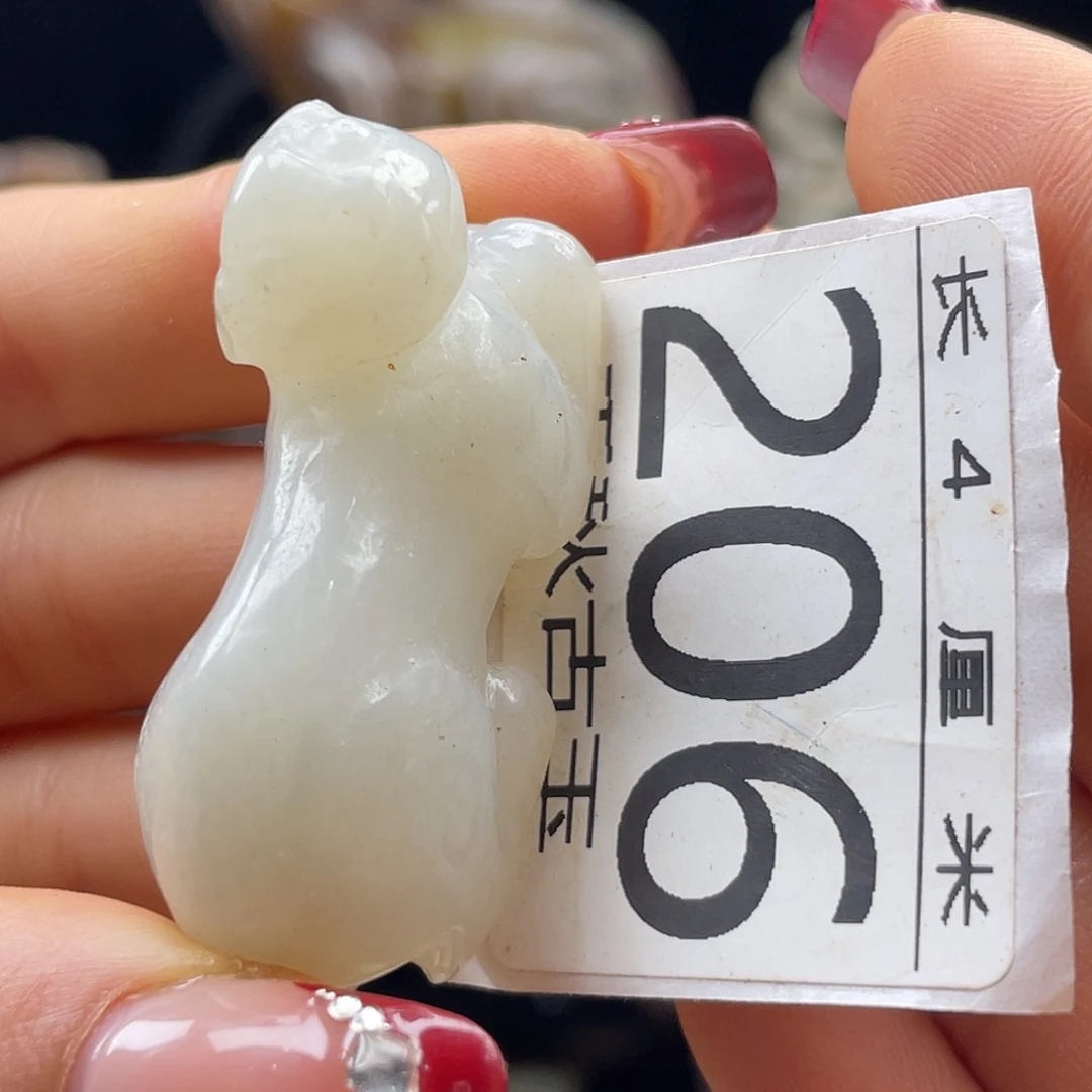 逍***生和田玉未镶嵌颈饰