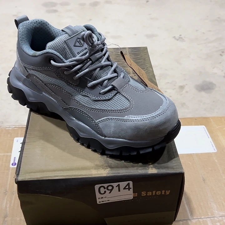 编码914号。43码防砸防刺劳保鞋。
