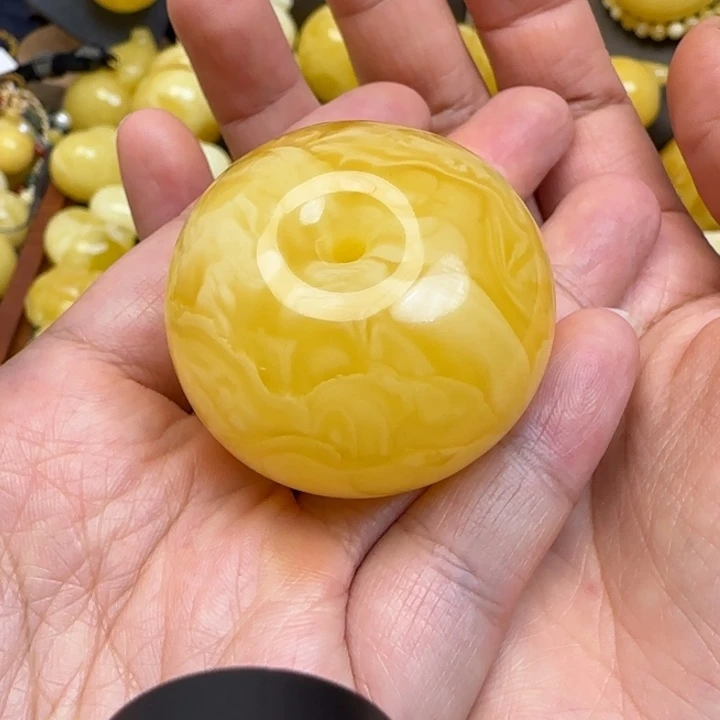 j***儿蜜蜡颈饰未镶嵌天然蜜蜡
