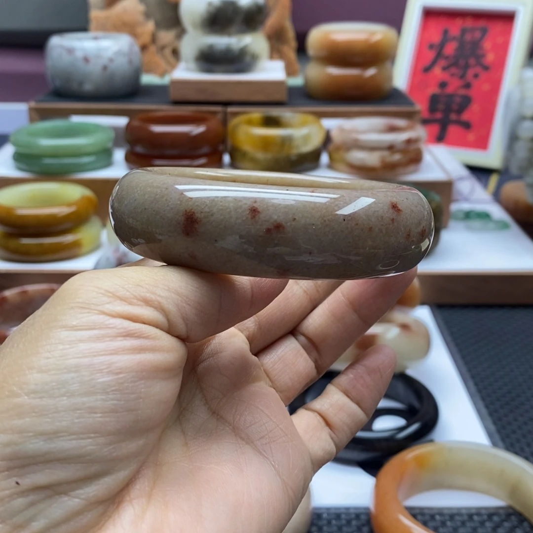 石英质玉手镯未镶嵌@***点