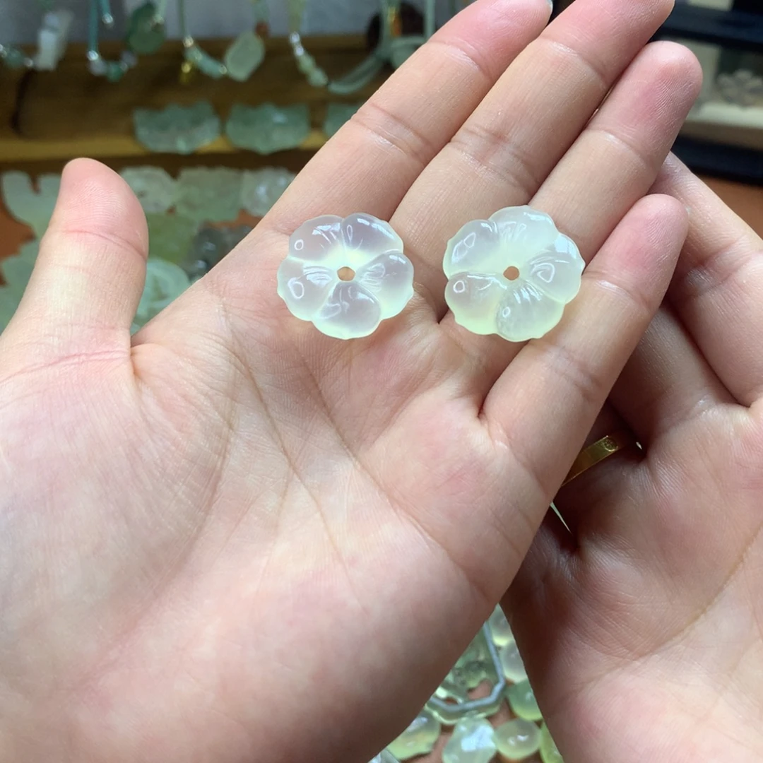 未镶嵌蛇纹石玉颈饰