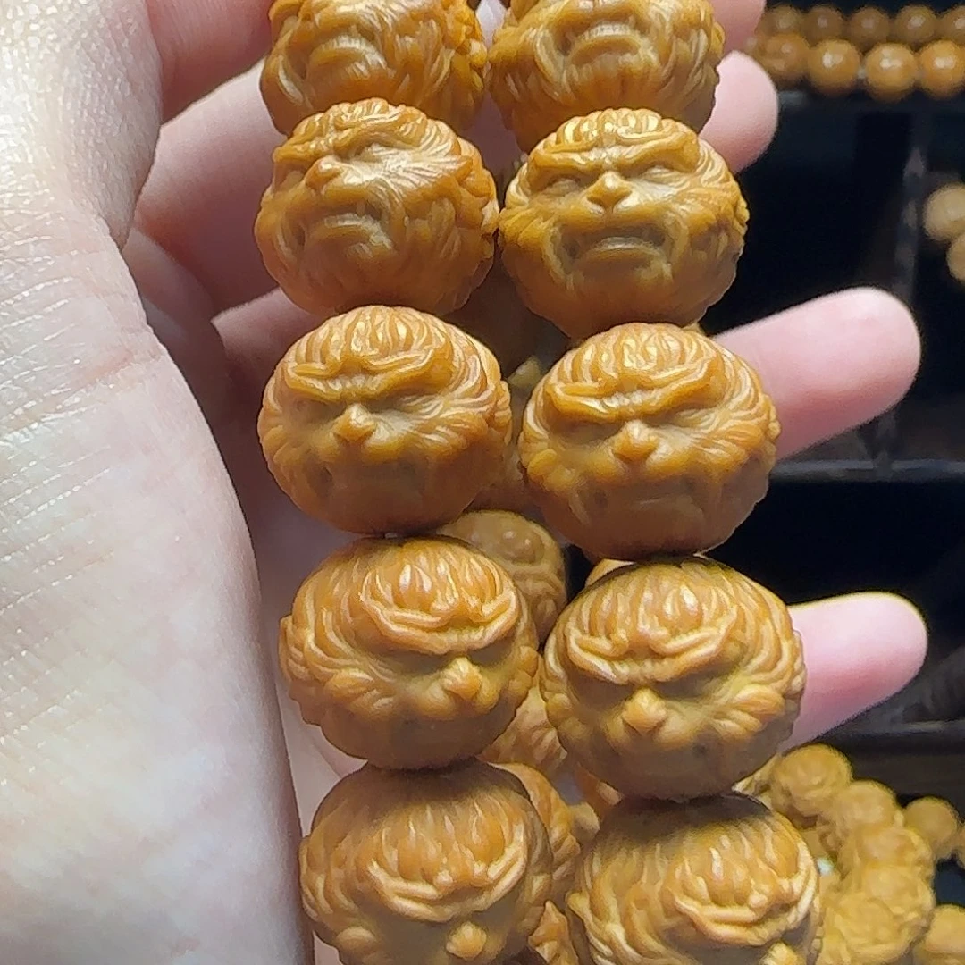 杨***墨猴头核桃吊坠猴头