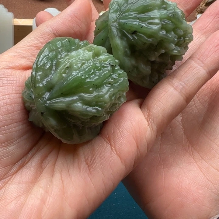 和田玉未镶嵌挂件核桃