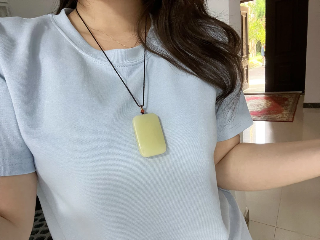 和田玉无事牌吊坠时尚百搭简约