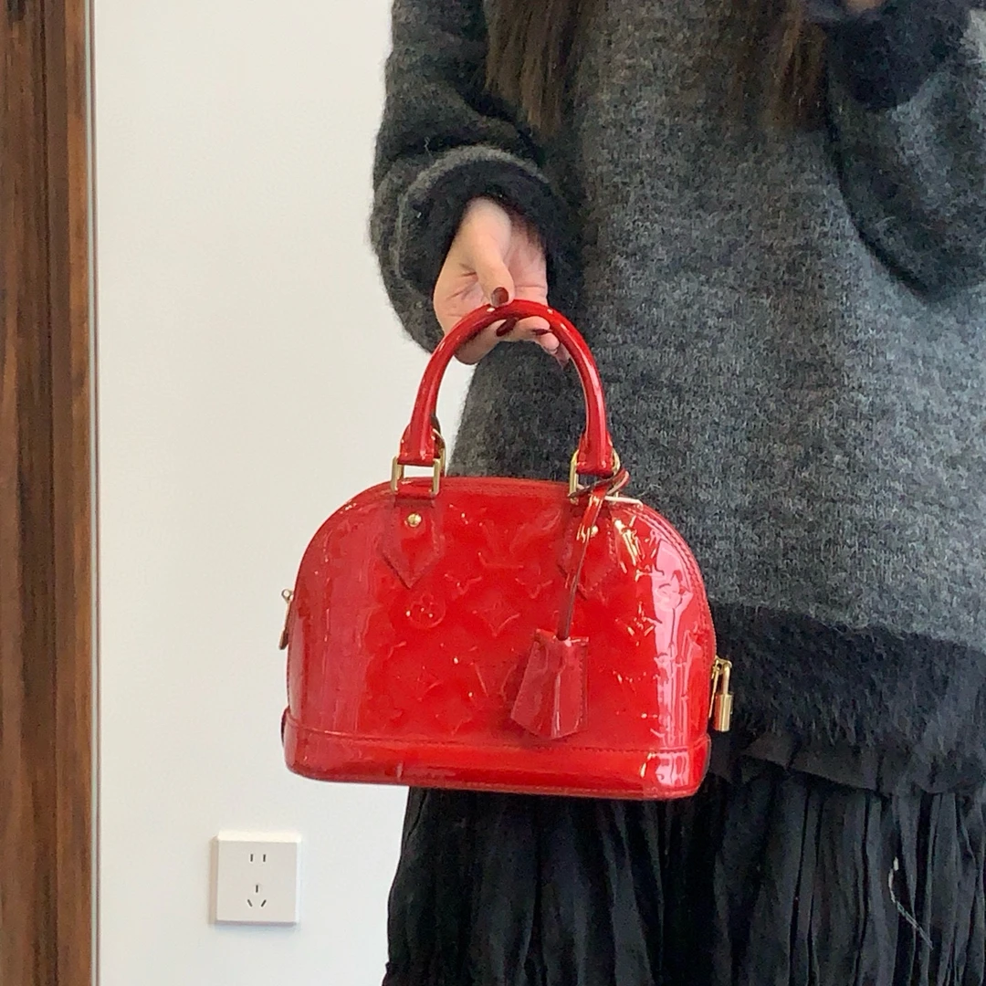 95新 LV lv 苹果红贝壳bb手提包