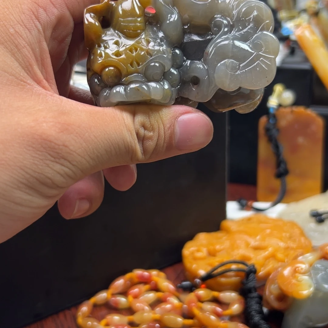 石英质玉（黄龙玉）未镶嵌多样性发货，发其一