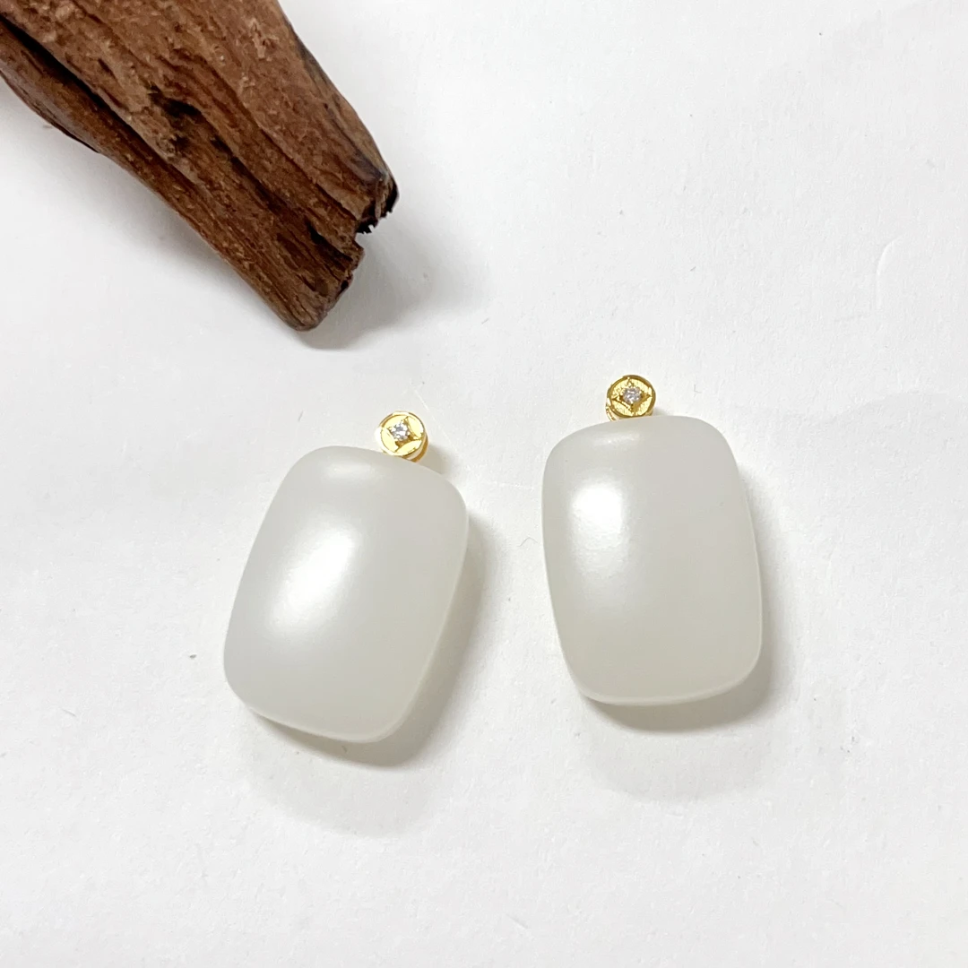 【小宝珠宝】22 S94390-18K金镶和田玉吊坠-多样性发其一-18*25*9mm