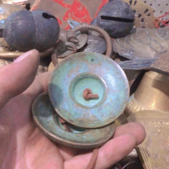 A***C闪电购铜摆件工艺品