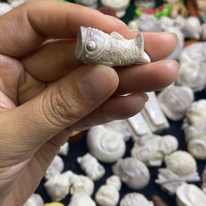 A***y配饰鹿角雕刻一个出