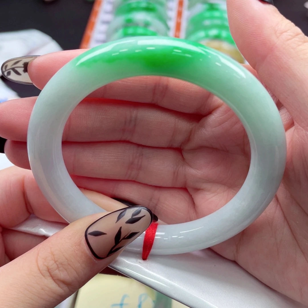 翡翠未镶嵌手镯翡翠