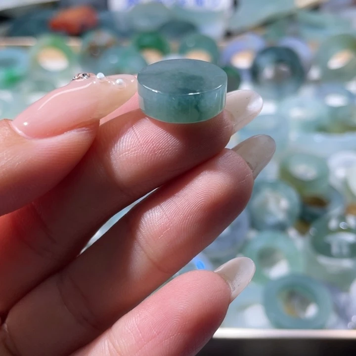 定制翡翠未镶嵌天然翡翠