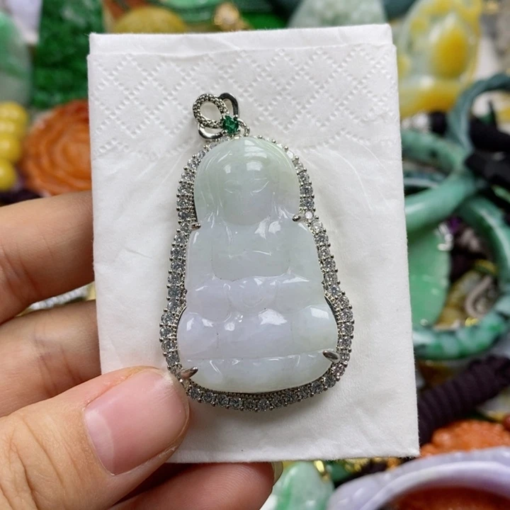 翡翠吊坠(赠链)未镶嵌