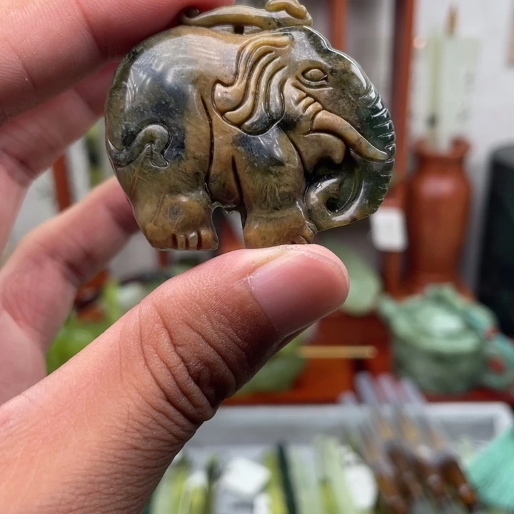 未镶嵌岫玉四大名玉挂件