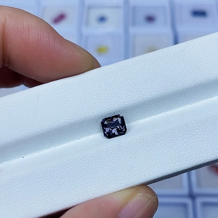 尖晶石裸石雷迪恩切