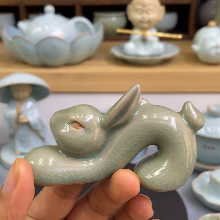 杯子微瑕仿古绿釉小兔