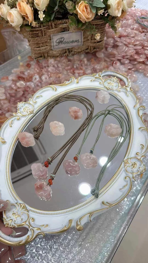 锆石（处理）桃花酿祥云锁吊坠如意锁高品质高冰透