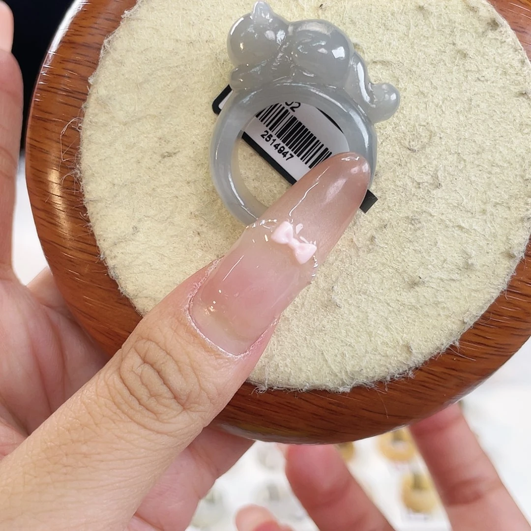 和田玉未镶嵌戒指c37。趴趴猫烟紫。18.1 不退换