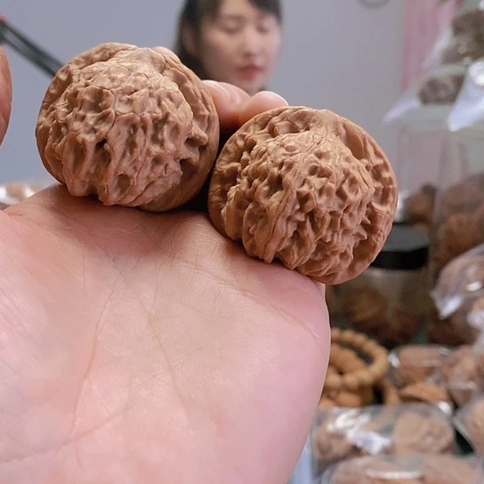 【闪购商品】把件文玩核桃43红狮子小众