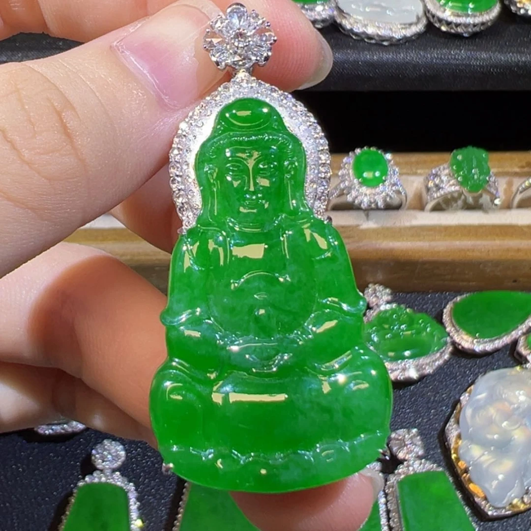 【闪购商品】颈饰18K金镶嵌翡翠