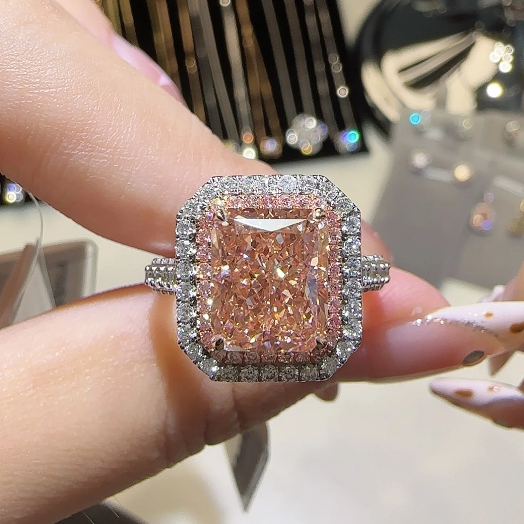 18K金镶嵌实验室培育钻石雷迪恩粉钻围镶3.6卡