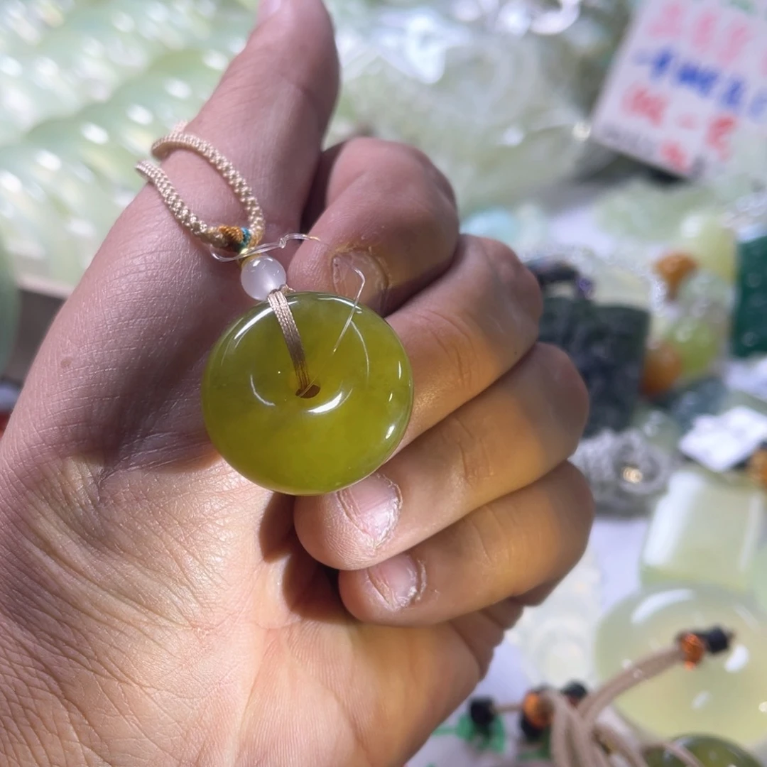 未镶嵌蛇纹石玉颈饰