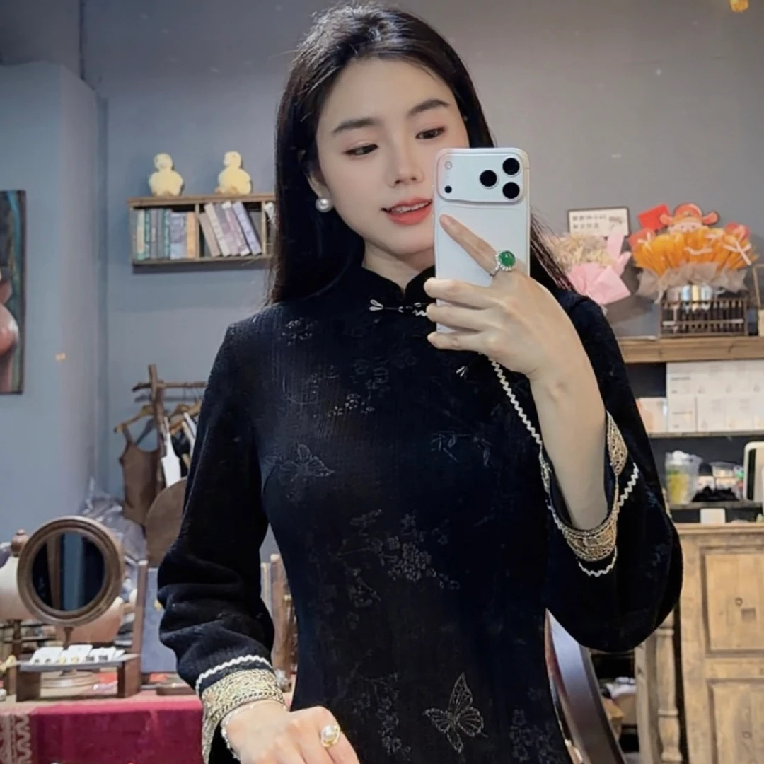 妍妍家黑色复古手袖刺绣款旗袍