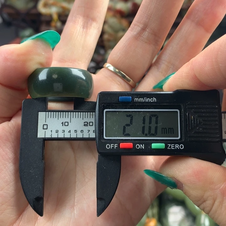 岫岩河磨玉（透闪石质玉）手把未镶嵌