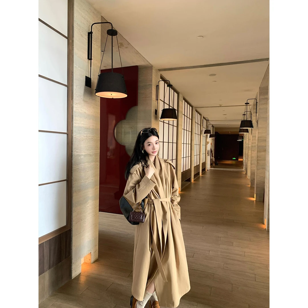 区区欧阳 系带风衣外套女秋季新款休闲宽松高级感廓形中长款大衣