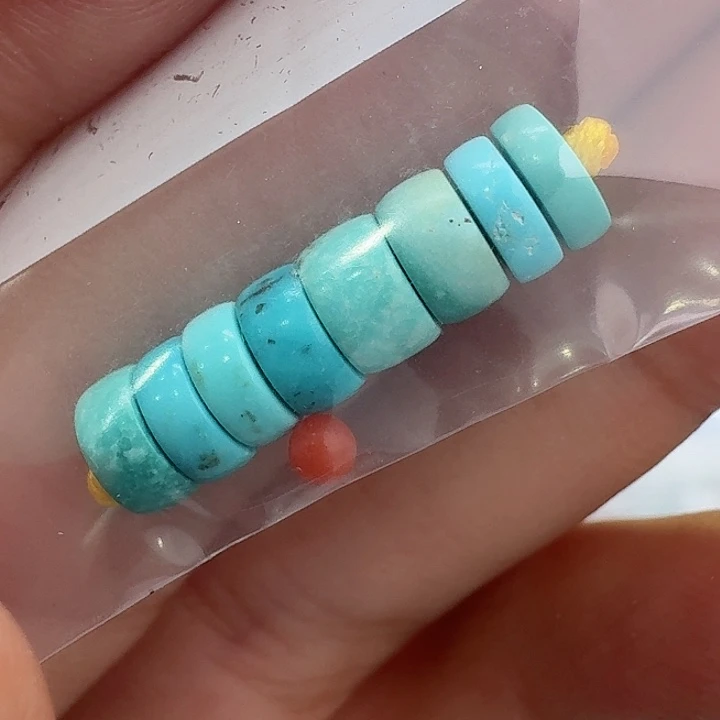 南红玛瑙配饰未镶嵌