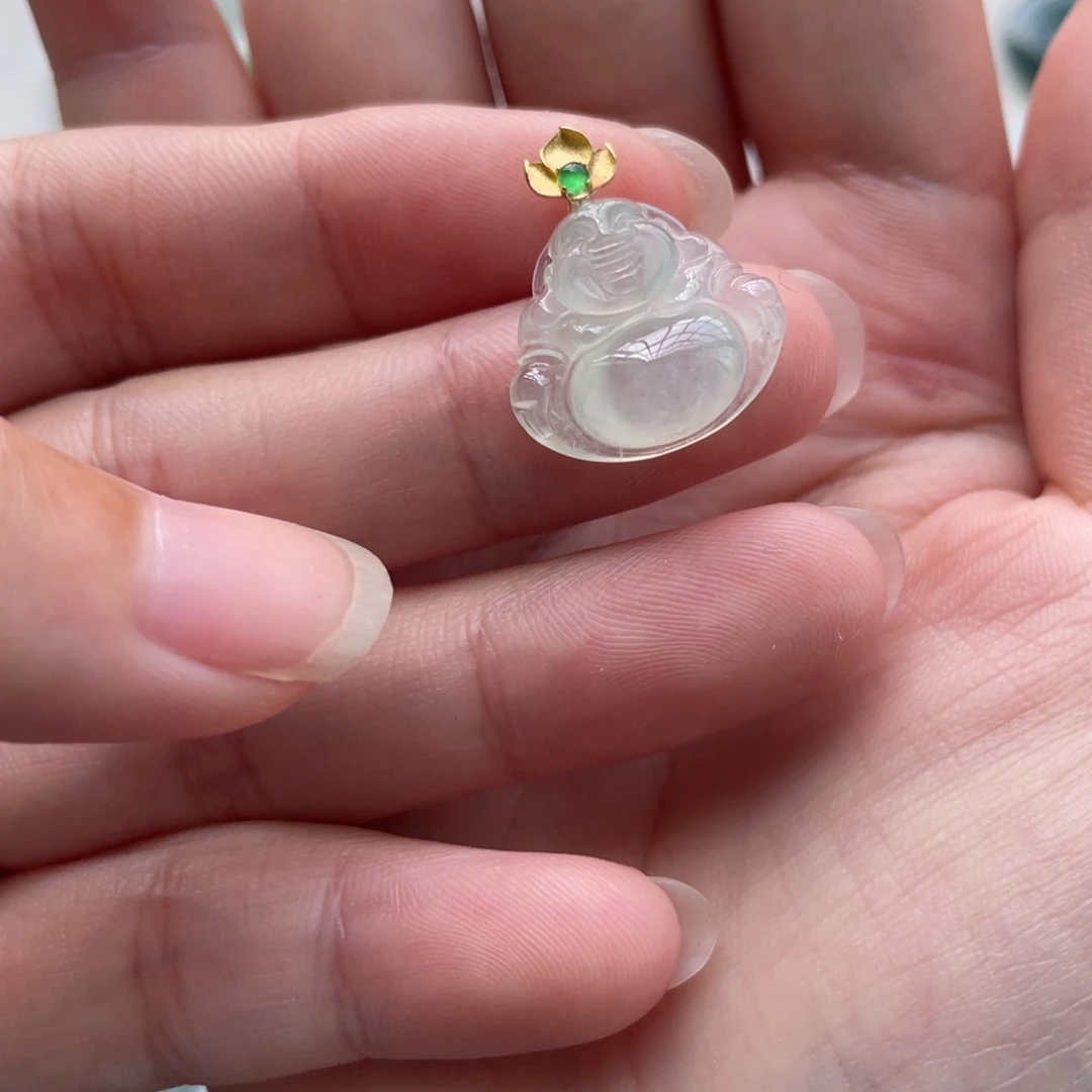 翡翠未镶嵌颈饰金扣小冰佛